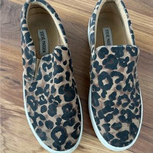 Steven Madden Loafers. Size 8. Animal print
